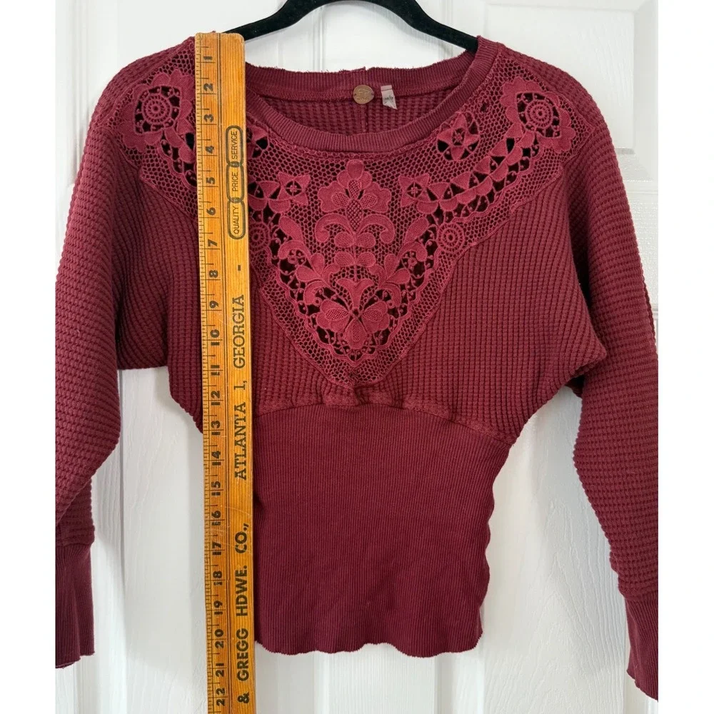 Free‎ People FP One Raven Burgundy Thermal Waffle Knit Crochet Lace Top XS Boho